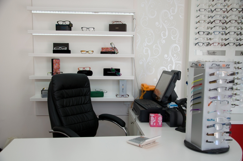 opticien-BRENON-min_spectacle-office-furniture-room-interior-design-design-809392-pxhere.com